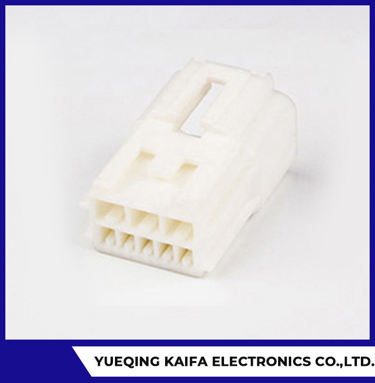 Complex Auto Electrical Connector Plug