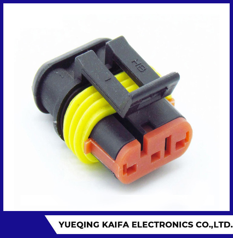 3 Way Cable Mount Plug Connector